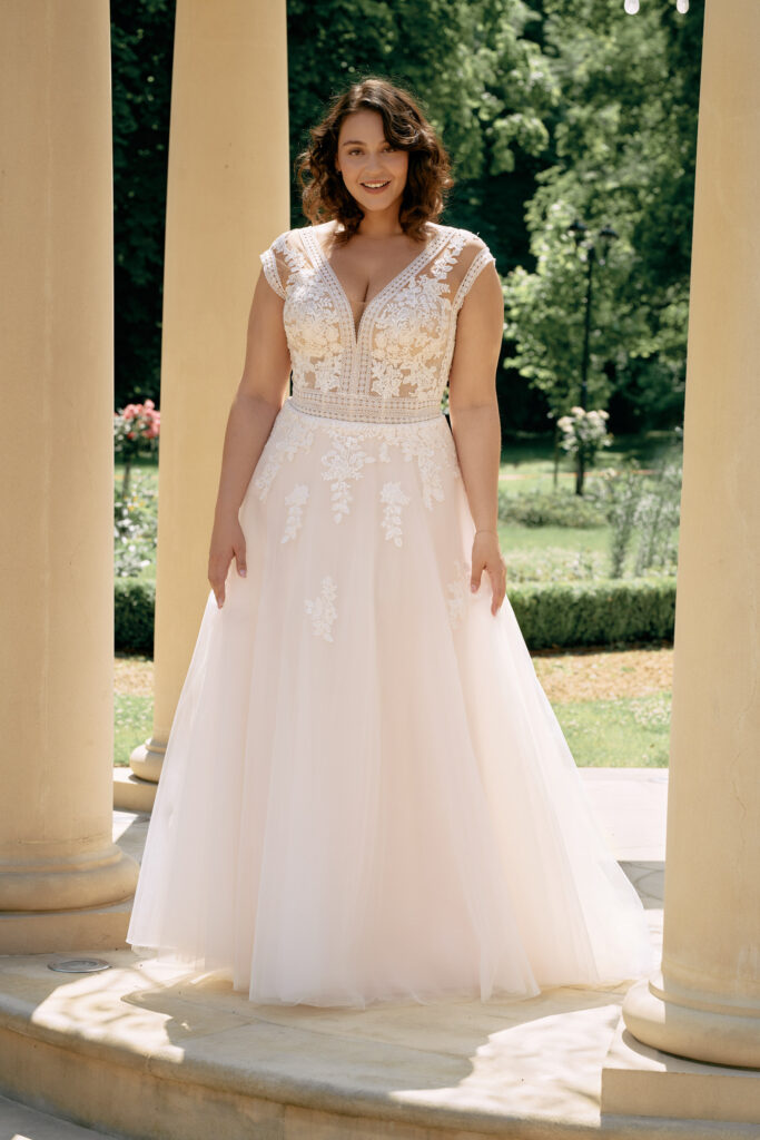 Spitzenoberteil und einem Tüllrock